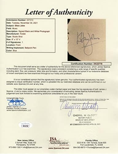סר אלטון ג 'ון חתם על חתימה 8 על 10 תמונה פגומה / מקומטת עם ג' יימס ספנס ג ' יי. אס. איי מכתב אותנטיות - חתימה