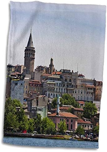 מגדל גלאטה ובתים 3 דרוז, על קו המים. קרן מוזהבת, איסטנבול, טורקיה. - מגבות