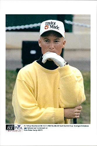 תצלום וינטג 'של שחקן הגולף השבדי פטריק סג'ולנד משחק בגביע אלפרד דנהיל 1996