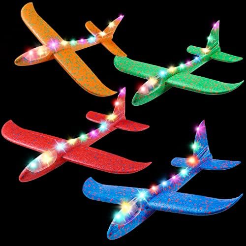 מימידו 4 חבילות מטוס דאון מהבהב, נורות LED צבעוניות מוארות יכולות לשחק בלילה, מטוס קצף יש מצב טיסה 2, המתנה הטובה