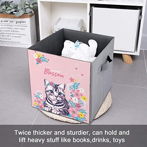 חתול חמוד שיושב בקוביות אחסון פרחים עם ידיות פחי בד מתקפלים המארגנים סלים לארון מדפים