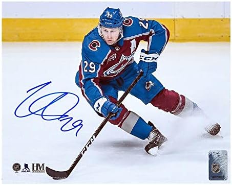 Nathan Mackinnon Colorado Avalanche 8 x 10 צילום - 70415 - תמונות NHL עם חתימה