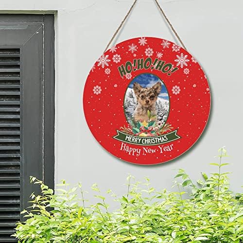 חג שמח הו הו הו שלט עץ עיצוב קיר כלב זר של שלג אדום כפרי שלט כפרי חג המולד שלט עגול השנה החדשה כלב עונתי גבול