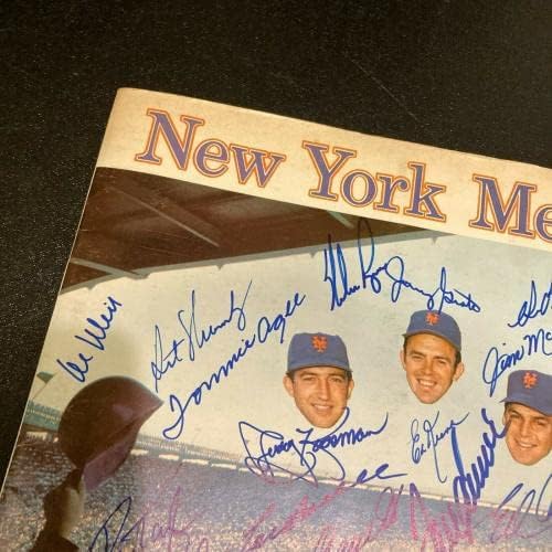 1969 נבחרת ניו יורק מטס חתמה על ספר השנה של נולאן ריאן טום סיבר-מגזינים עם חתימות של ליגת הבייסבול