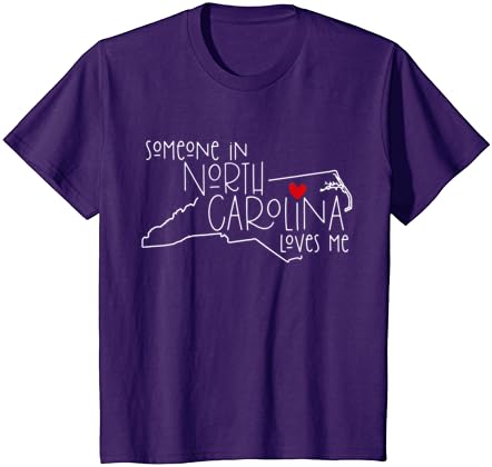מישהו בצפון קרוליינה אוהב אותי חולצת טריקו לעיצוב מפות מצחיק