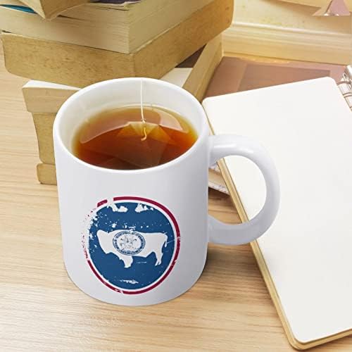 במצוקה ויומינג מדינת דגל הדפסת ספל קפה כוס קרמיקה תה כוס מצחיק מתנה עבור משרד בית נשים גברים 11 עוז