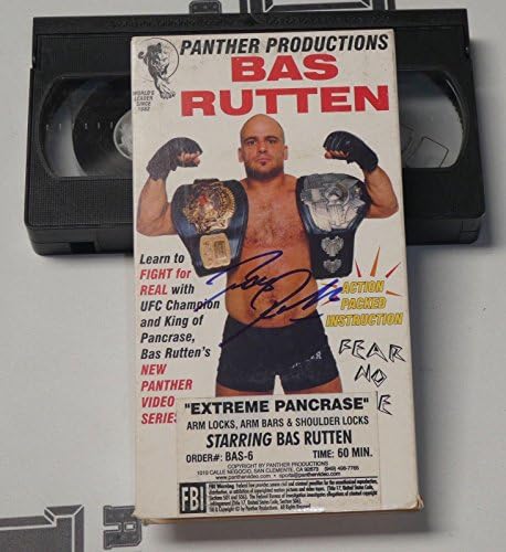 באס רוטן חתום על לנקש קיצוני MMA VHS קלט